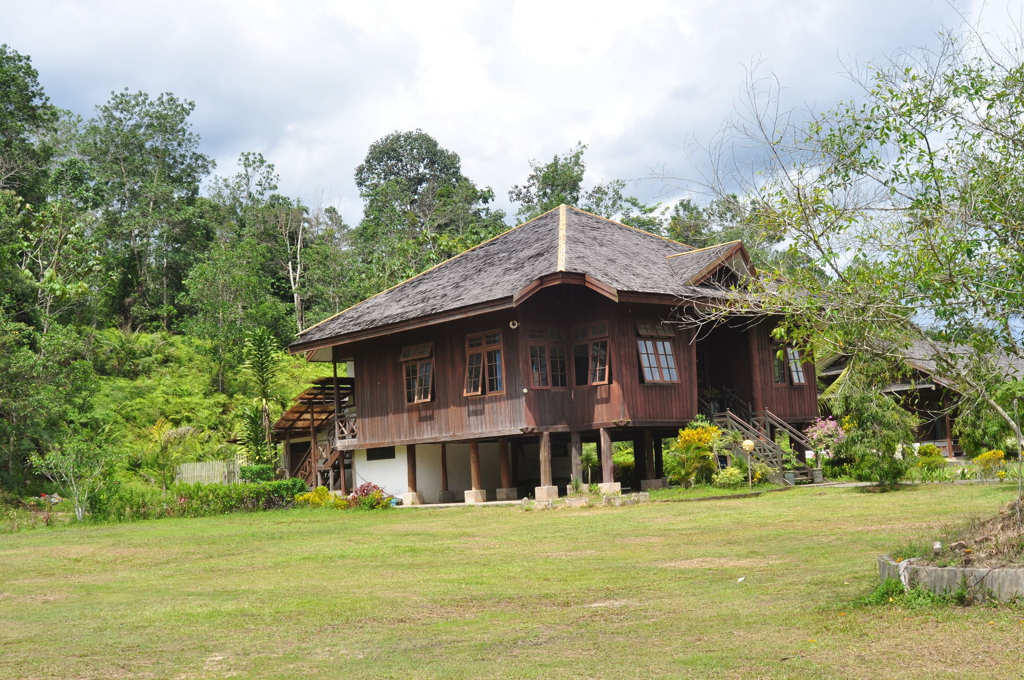 Samboja Lodge Balikpapan  Exteriör bild